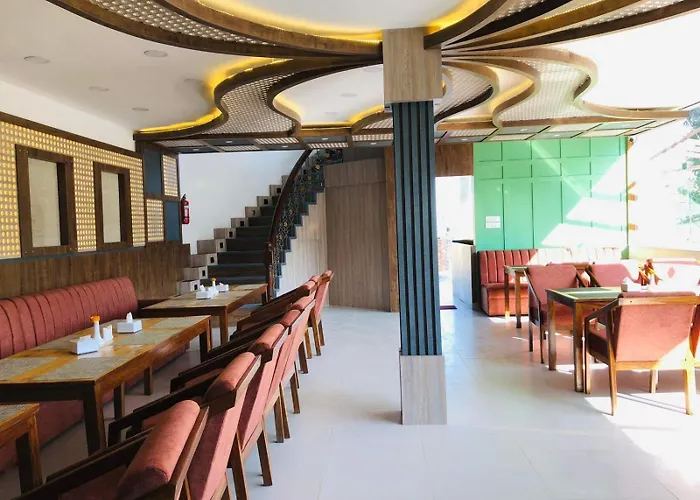 Nagarjun Palace 2* カトマンズ